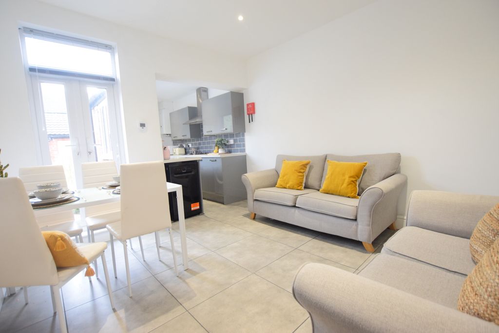 Property photo 3 of 14 Img_9803