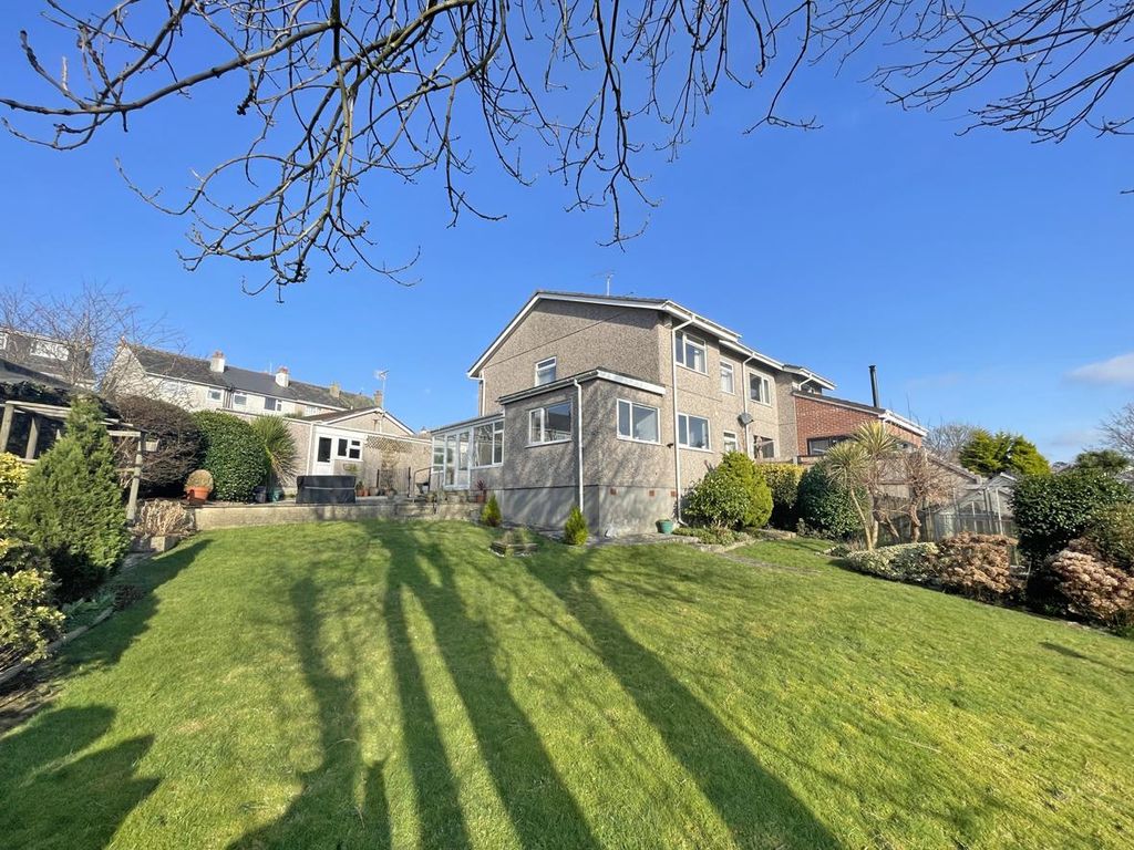 Property photo 2 of 15 Pilgrim Close 7 - Garden Front Page.Jpg