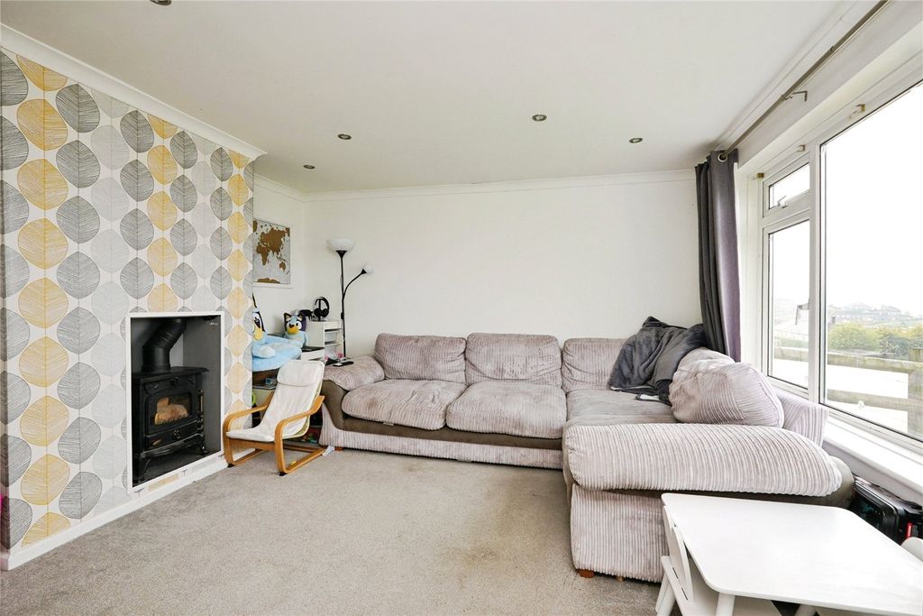 Property photo 2 of 18 Picture No. 24