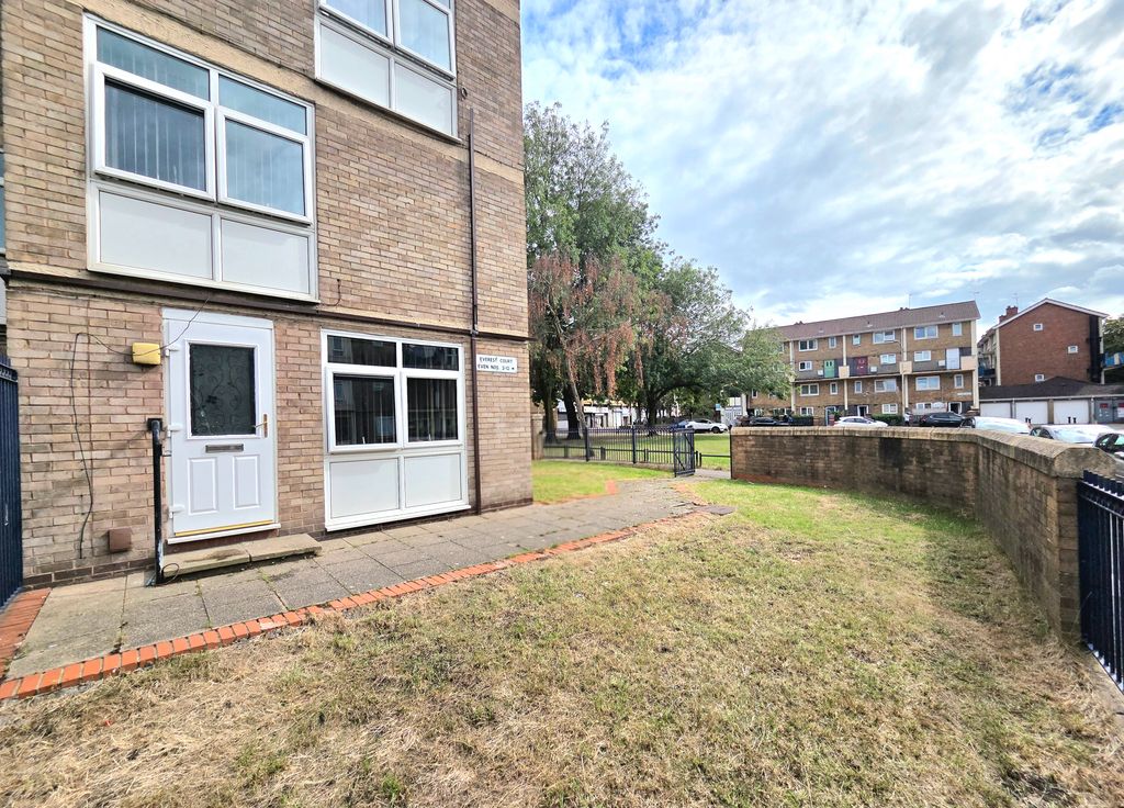 Property photo 2 of 14