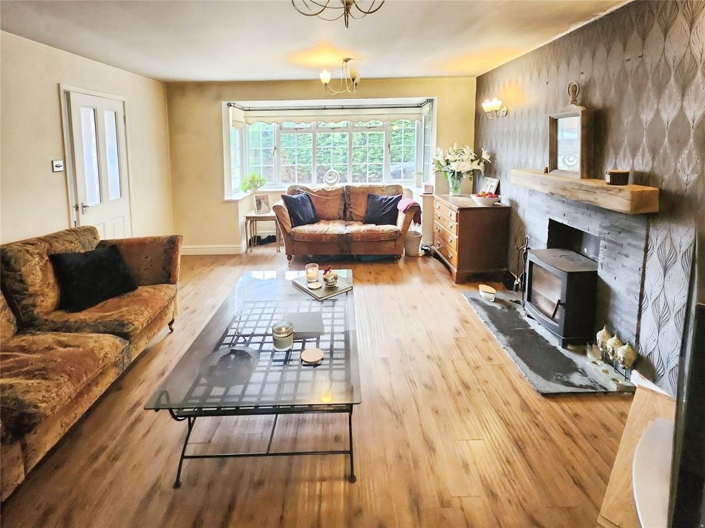 Property photo 2 of 20 Lounge