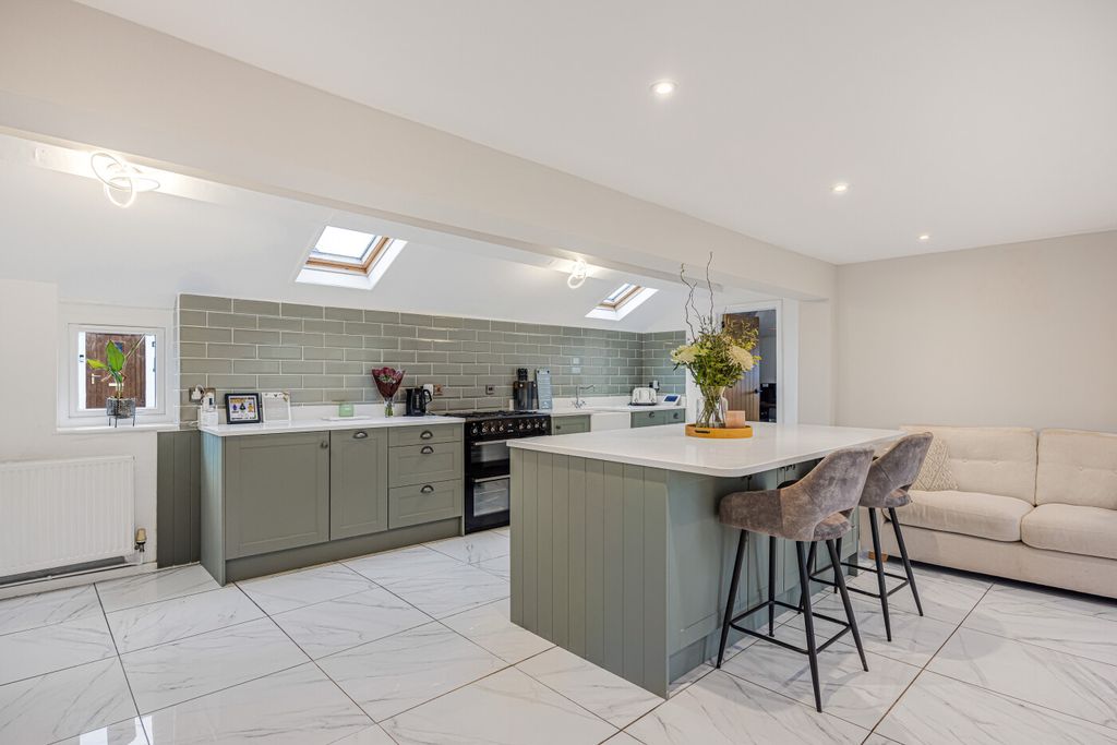 Property photo 2 of 22 27_74076.Jpg