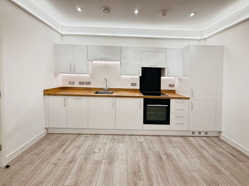 Property photo 2 of 8 Image