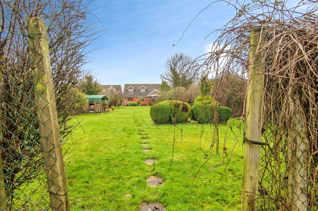 Property photo 1 of 25