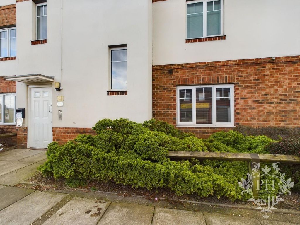 Property photo 1 of 8 Qdfnfhlr_Es2E91-Hx2Ocg.Jpg