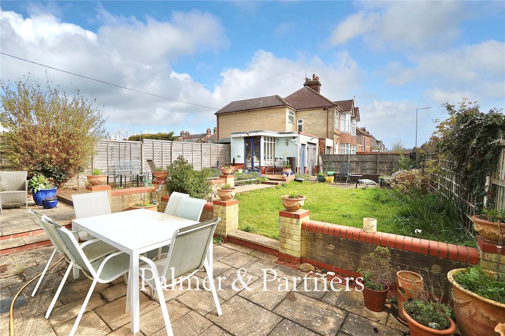 Property photo 3 of 39 Picture No. 04