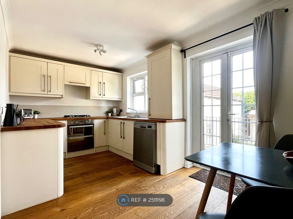 Property photo 3 of 14 Kitchen/Dining