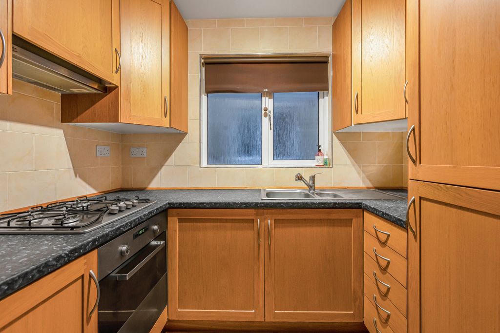 Property photo 2 of 9 571333