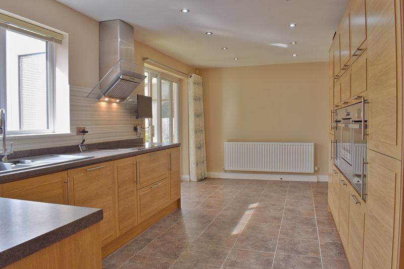 Property photo 3 of 15 Kitchen