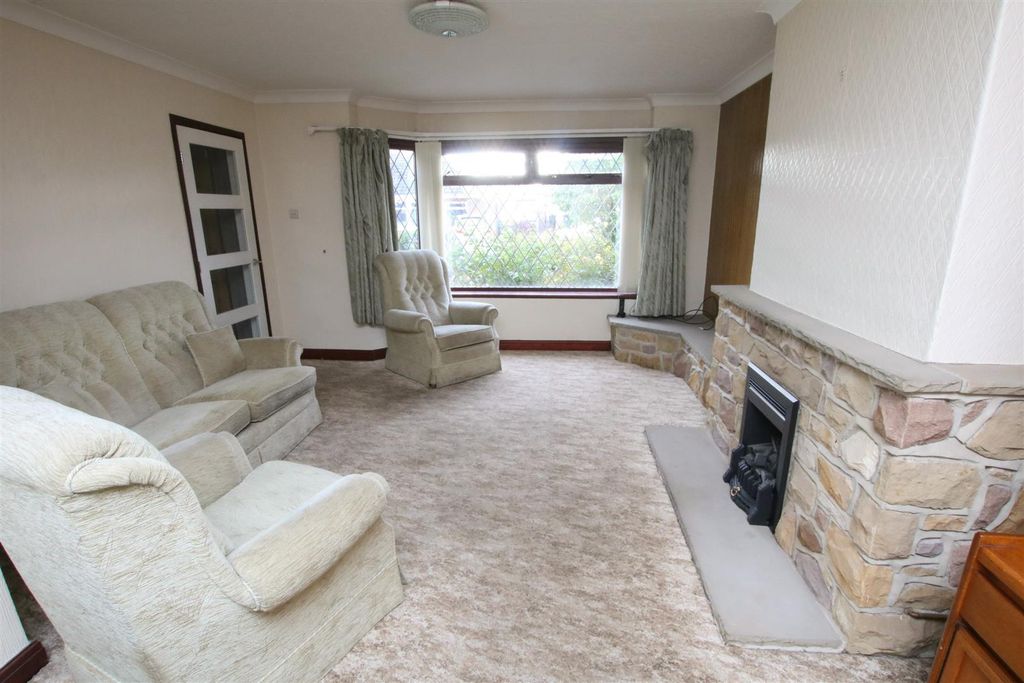 Property photo 3 of 18 Large Open Plan Lounge/Dining Room