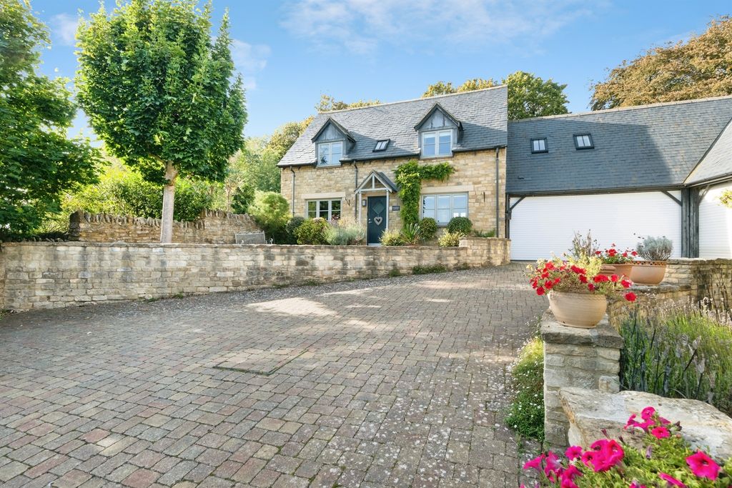 Property photo 1 of 34