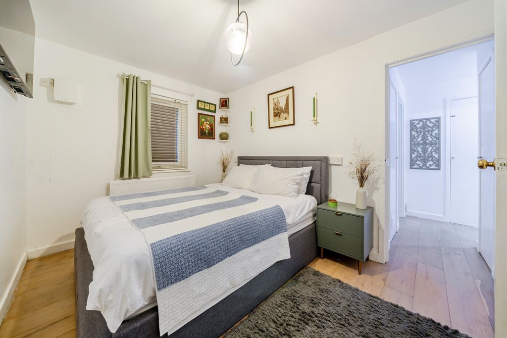 Property photo 2 of 13 1534456-4-6Adb37F...
