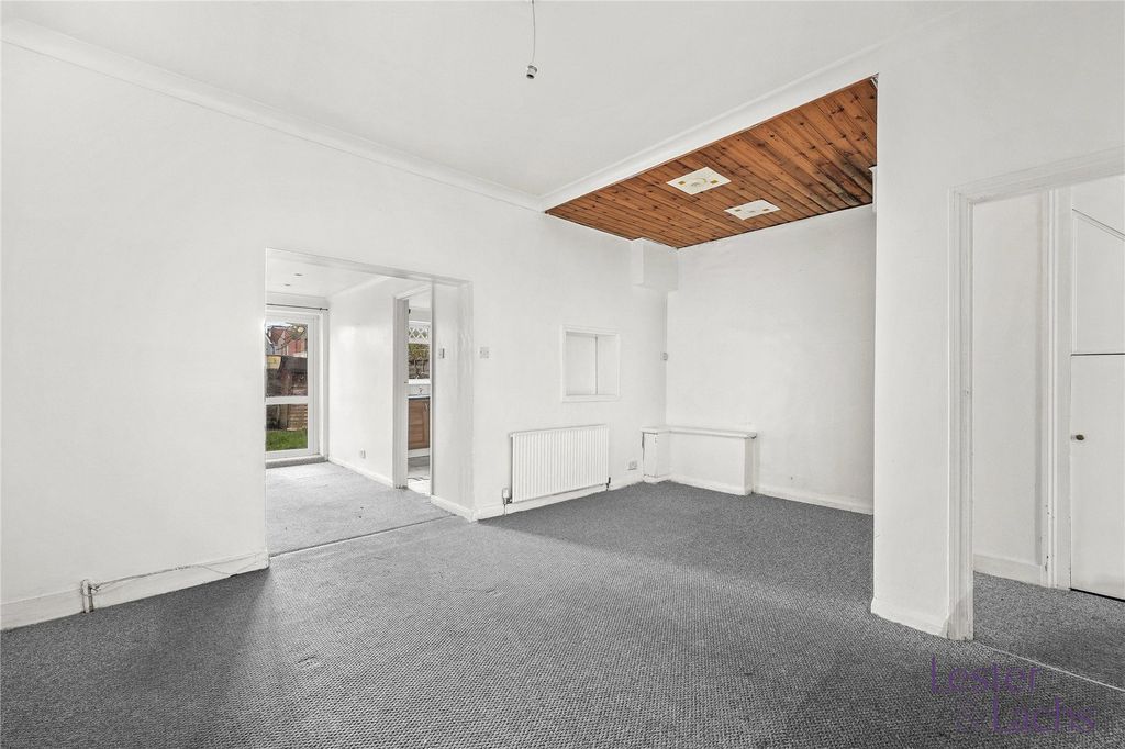 Property photo 3 of 19 Picture No. 11