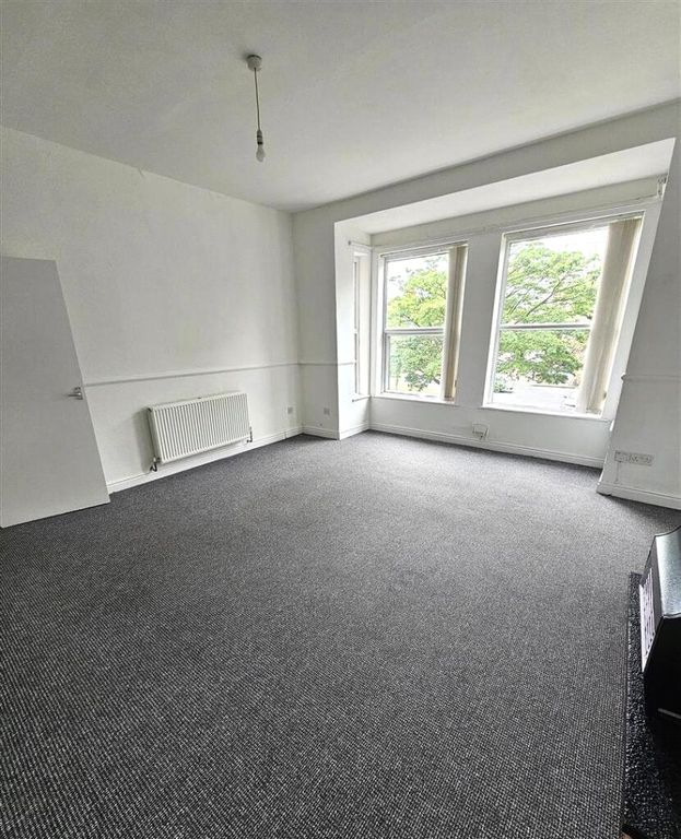 Property photo 3 of 7 Picture No. 05