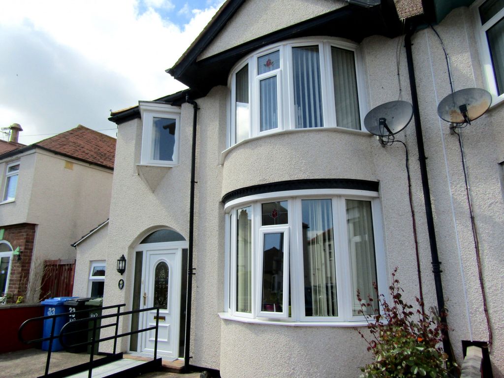 Property photo 2 of 12