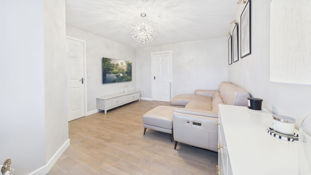 Property photo 2 of 22 Photo 12