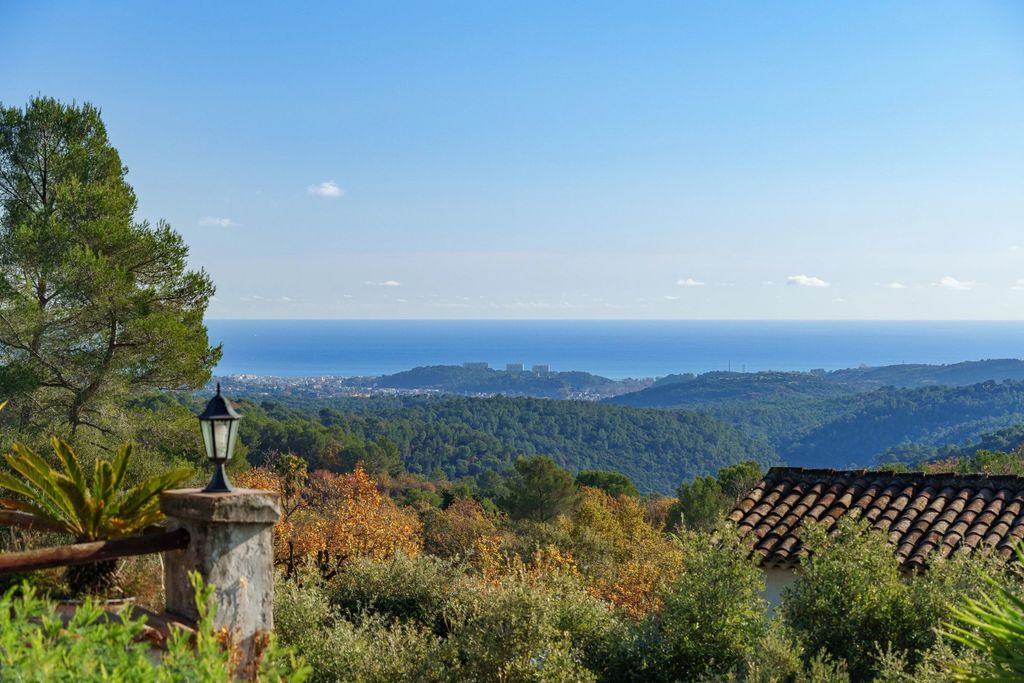 Property photo 2 of 25