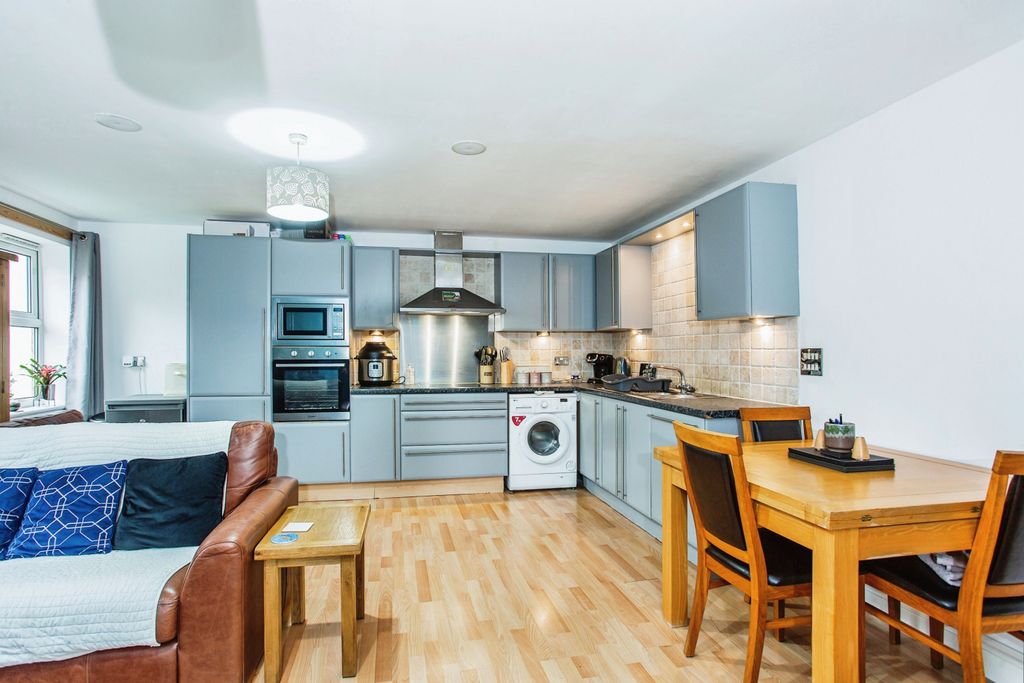 Property photo 2 of 15 Open Plan