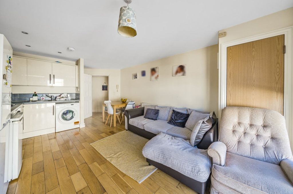 Property photo 2 of 9 967841 (3)