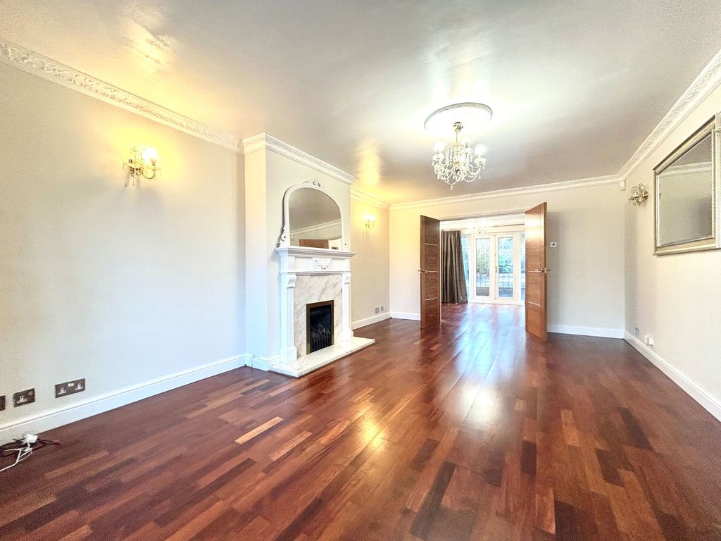 Property photo 3 of 24