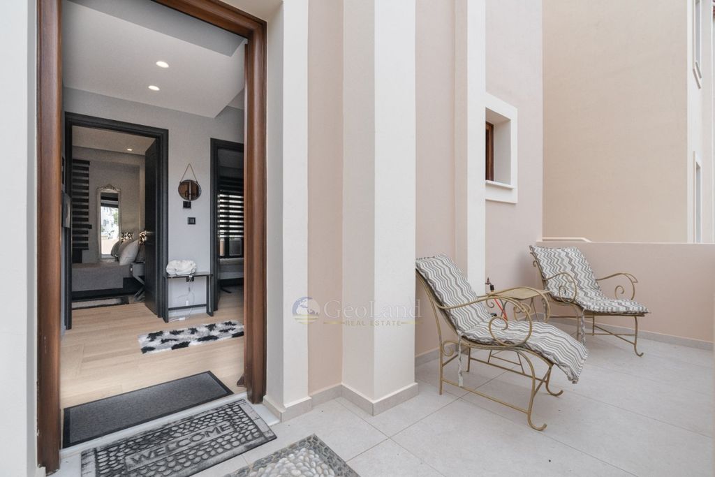 Property photo 3 of 47