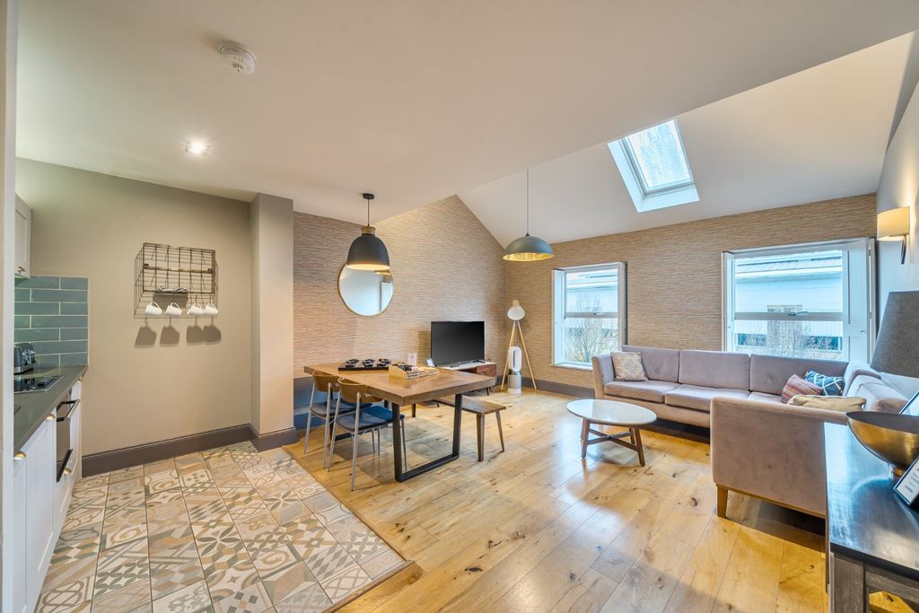 Property photo 3 of 22 Picture No. 04