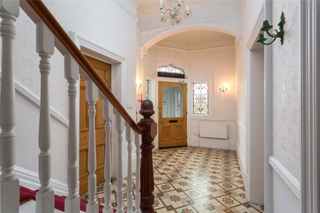 Property photo 2 of 19 Hallway