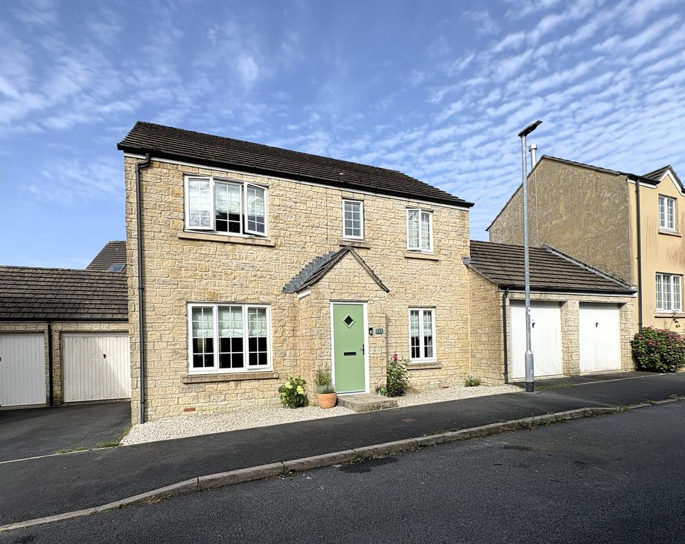 Property photo 1 of 28