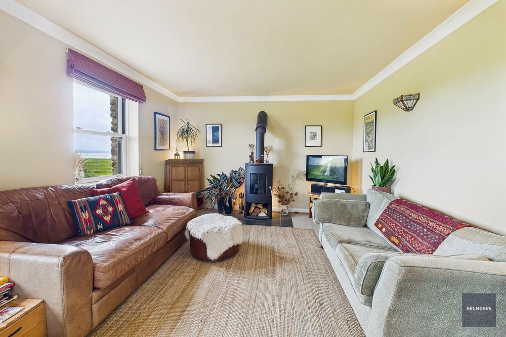 Property photo 3 of 38