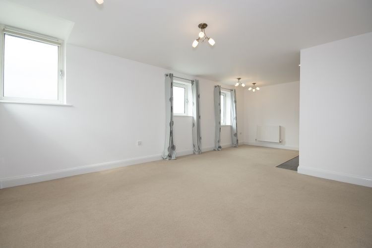 Property photo 3 of 8 Image (107)