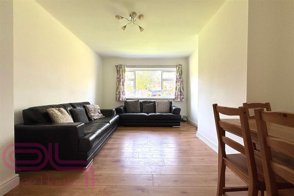 Property photo 1 of 11 Wolsey Close - Reception 3.Jpg