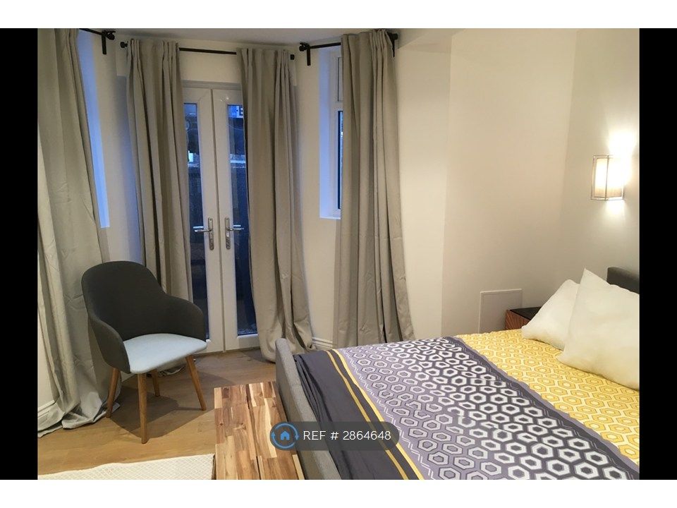 Property photo 2 of 20 Master Bedroom With Full Length Bay Windows