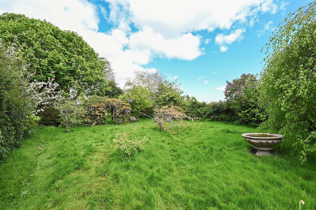 Property photo 2 of 20 Glyne Drive - Tn402Pw - Photos (14).Jpg