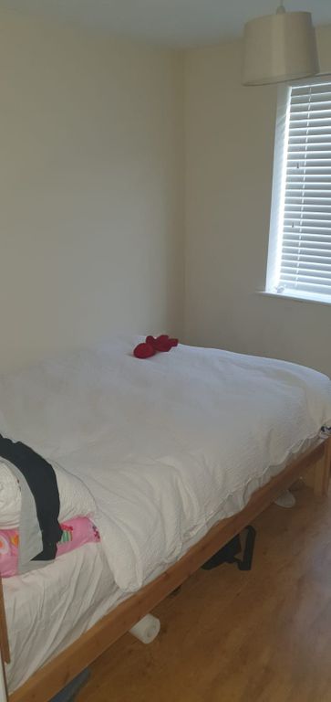 Property photo 3 of 19 Bright, Simply Furnished Bedroom With A Comfortabl...