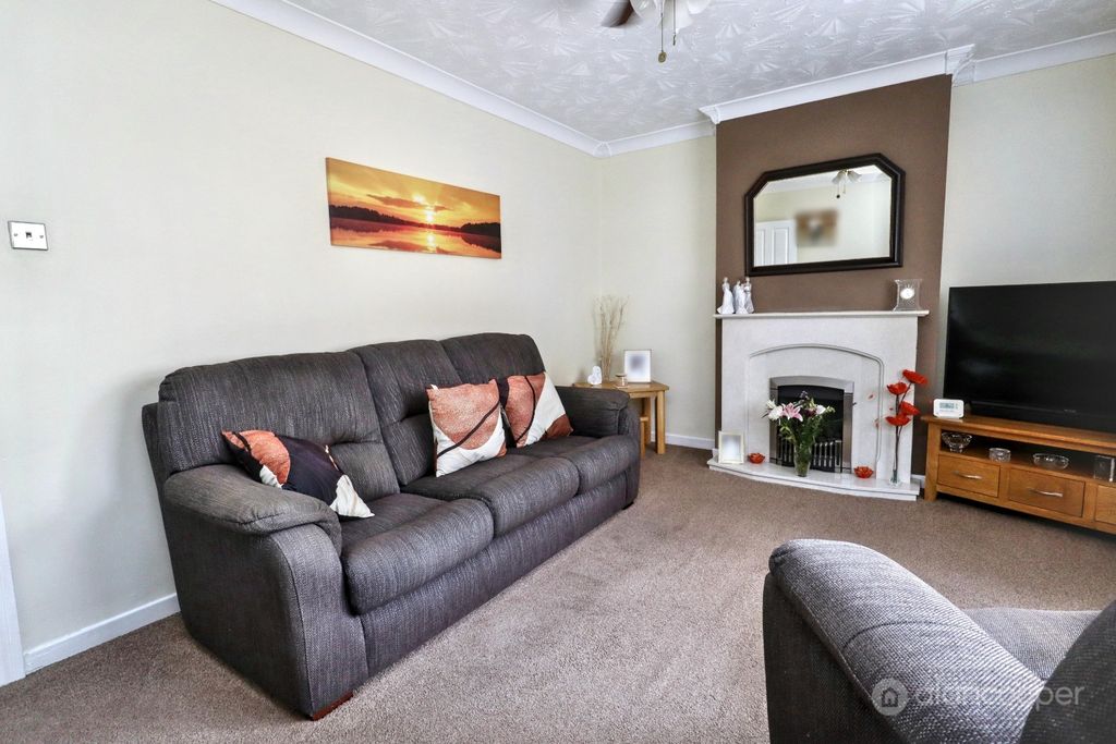 Property photo 2 of 22 5399492