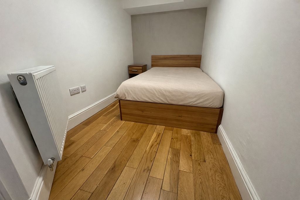 Property photo 3 of 9 Picture No. 06