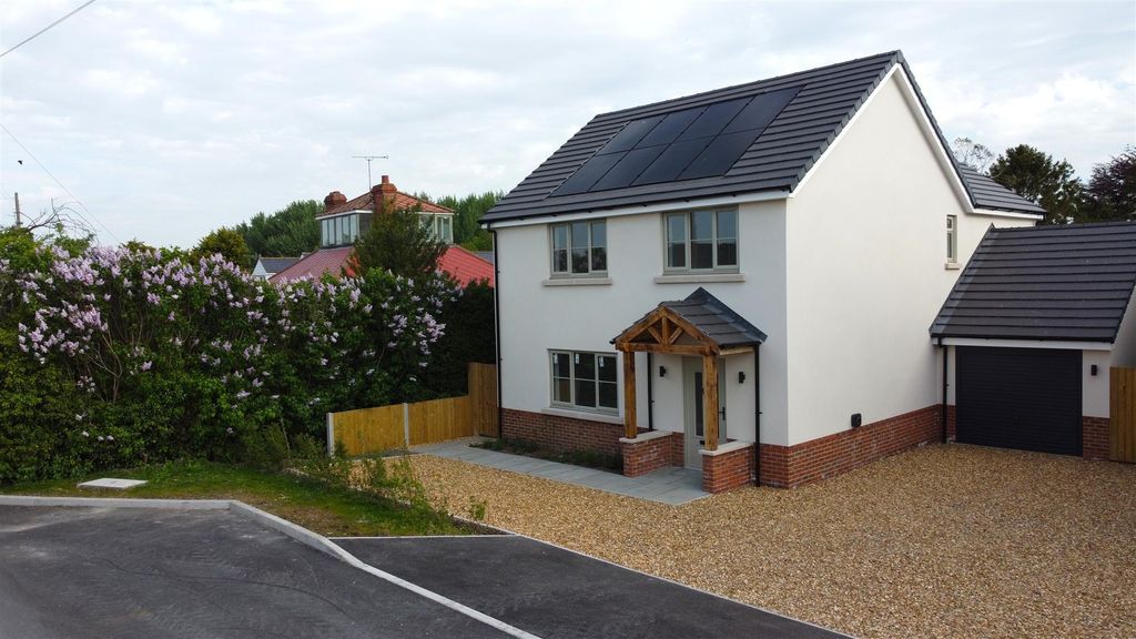 Property photo 2 of 19 1A Fiddington Hill.Jpg