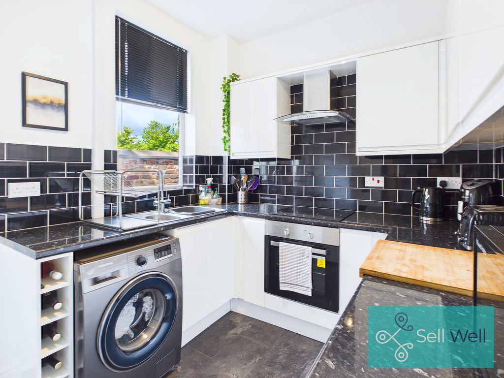 Property photo 2 of 19 Kitchen