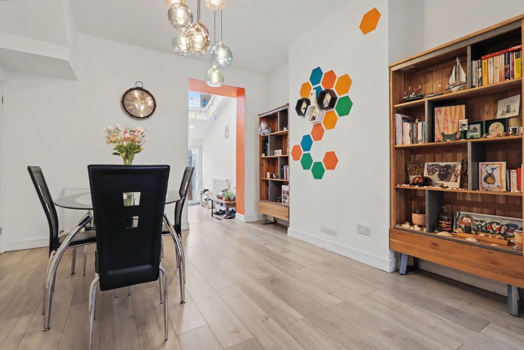 Property photo 3 of 14 Sitting Dining Room