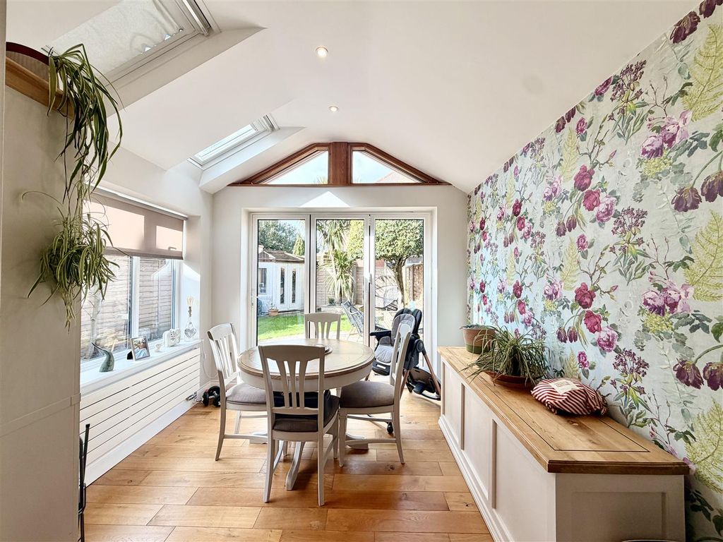 Property photo 2 of 25 2