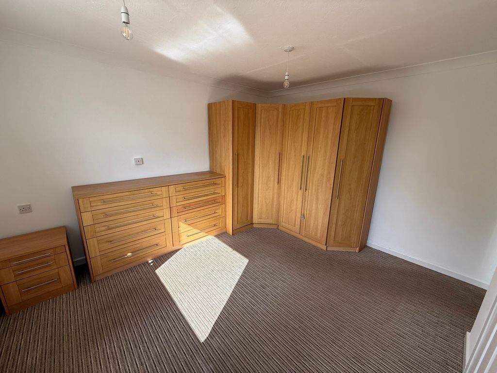 Property photo 2 of 6 Bedroom 1