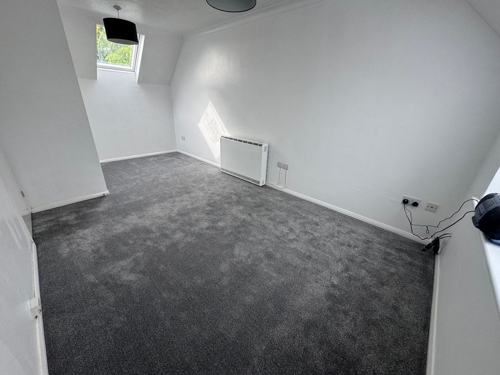 Property photo 2 of 16 Photo 10