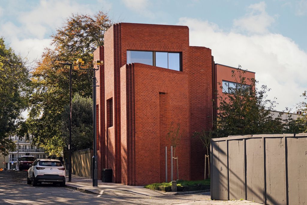 Property photo 2 of 29 318006 - A0Op600000Bujzfma1_N142.Jpg