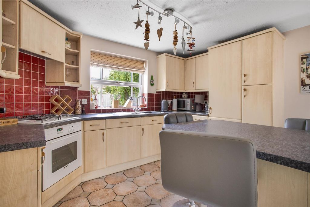Property photo 3 of 19