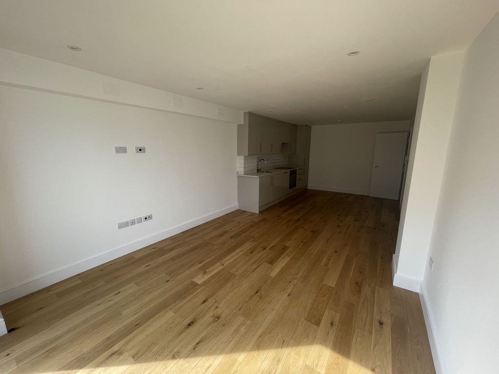 Property photo 2 of 6 Gallery