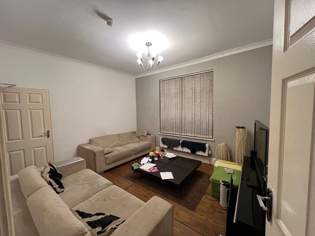 Property photo 2 of 6