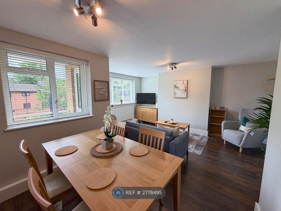 Property photo 3 of 21 Dining