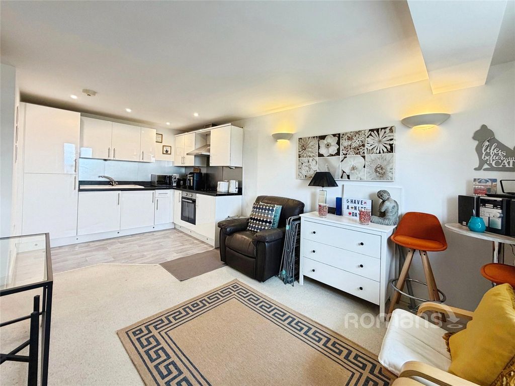 Property photo 2 of 11 Picture No. 47