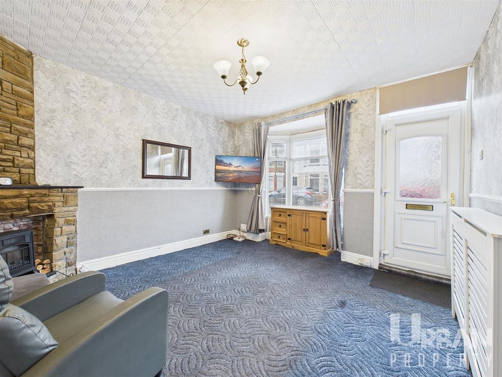 Property photo 2 of 11 Cam03038G0-Pr0214-Still012.Jpg