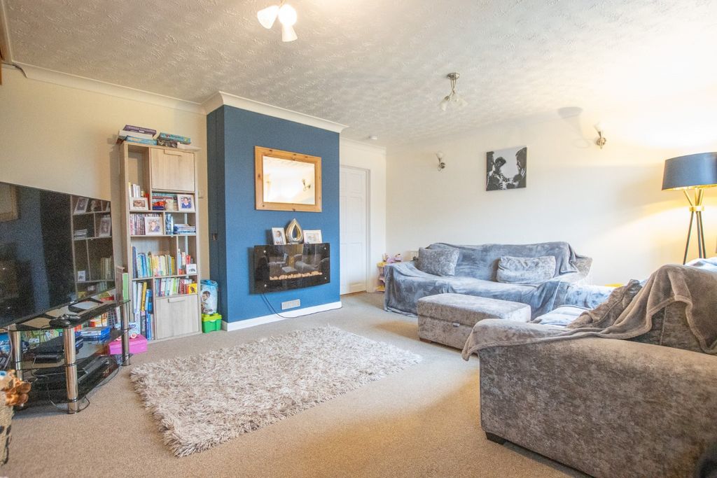 Property photo 2 of 18 3072313